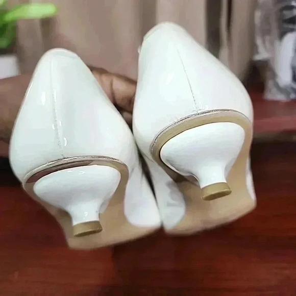 Via Spiga Vintage Leather Kitty heels. Size 8 - Picture 9 of 11